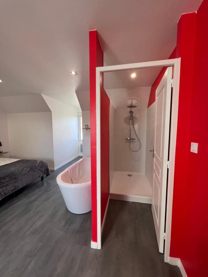 Aux Charmes 2 Bed and Breakfast Isques Exteriör bild