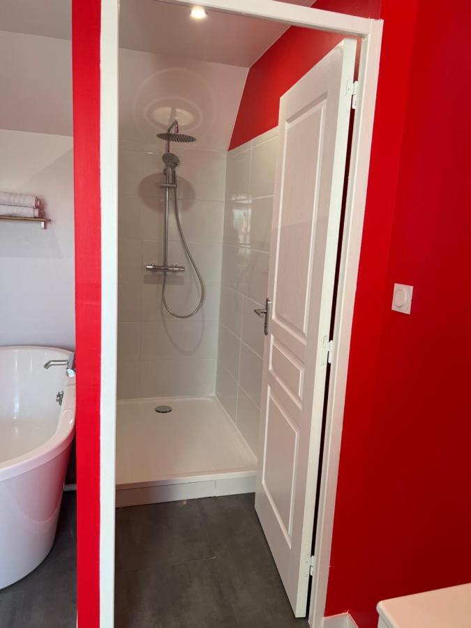 Aux Charmes 2 Bed and Breakfast Isques Exteriör bild