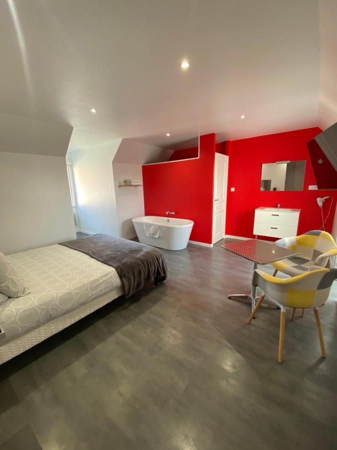 Aux Charmes 2 Bed and Breakfast Isques Exteriör bild
