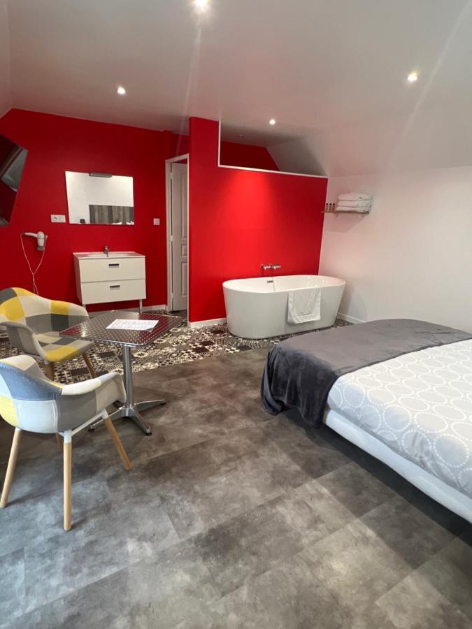 Aux Charmes 2 Bed and Breakfast Isques Exteriör bild