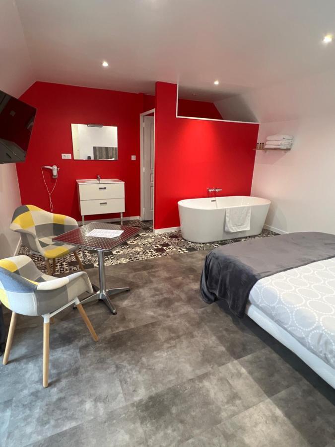 Aux Charmes 2 Bed and Breakfast Isques Exteriör bild