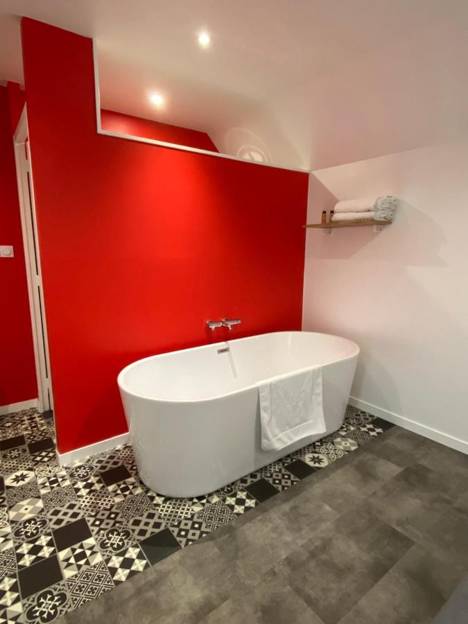 Aux Charmes 2 Bed and Breakfast Isques Exteriör bild