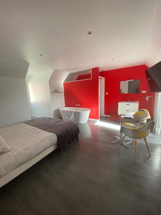Aux Charmes 2 Bed and Breakfast Isques Exteriör bild